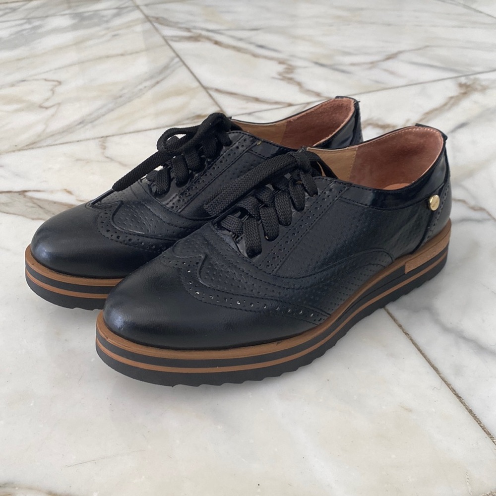 Black shoes